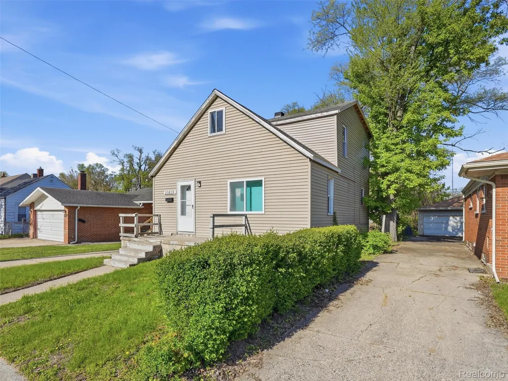 20839 Reimanville Avenue Royal Oak Charter Township, MI 48220