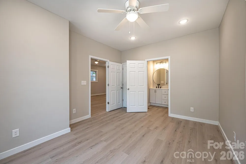 60 5th Street SE Hickory, NC 28602