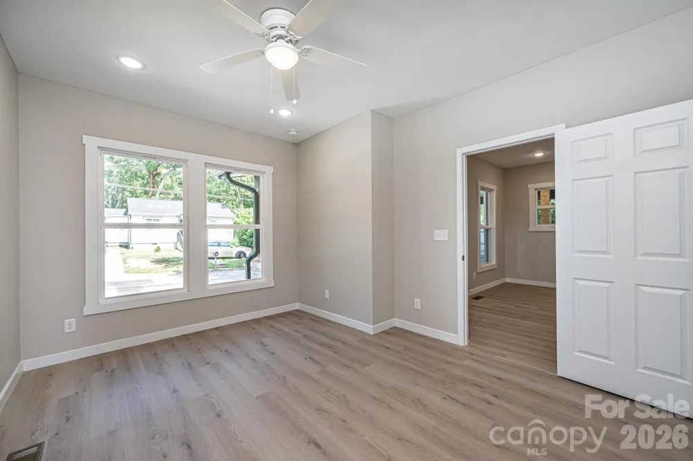 60 5th Street SE Hickory, NC 28602