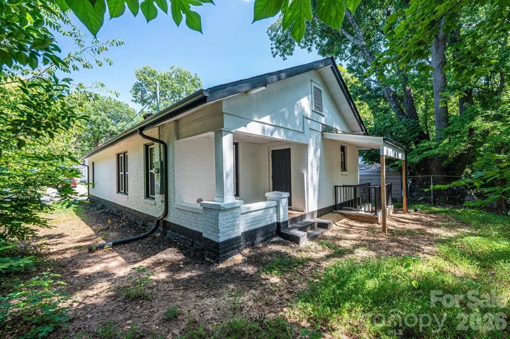 60 5th Street SE Hickory, NC 28602