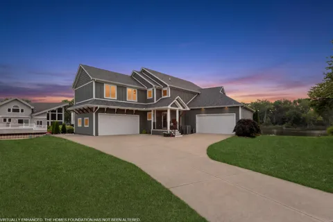 2545 Bay Pointe Drive
