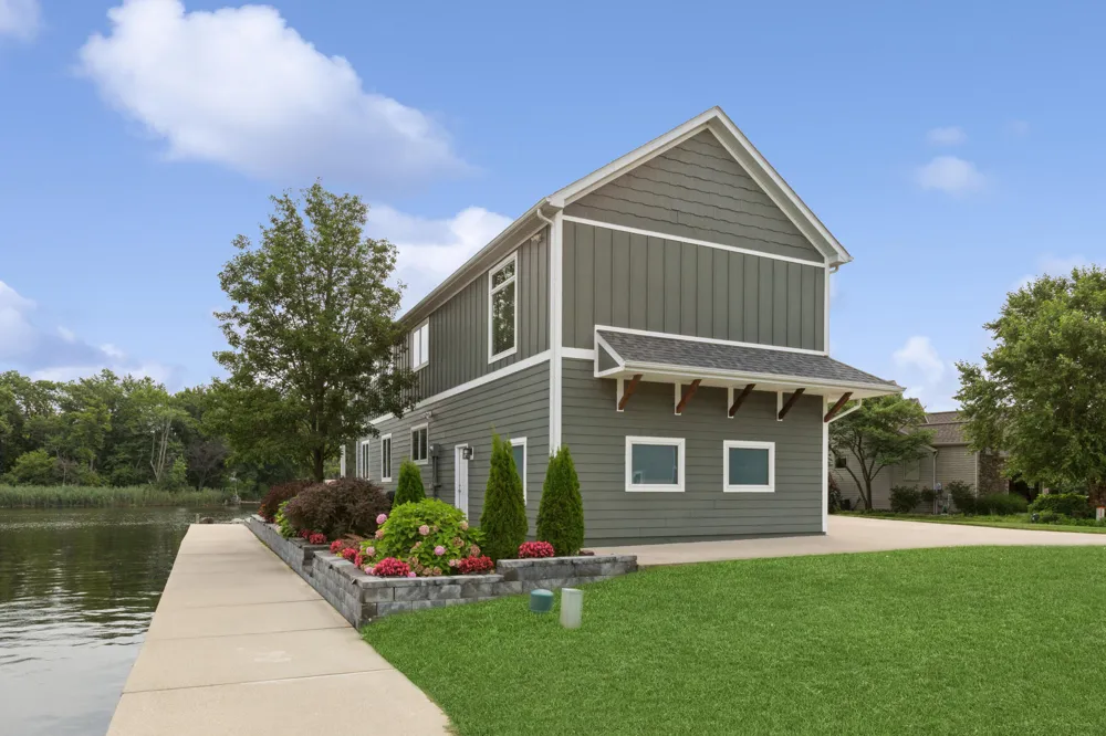 2545 Bay Pointe Drive St. Joseph, MI 49085