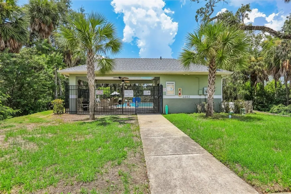 4864 TUSCAN LOON DRIVE Tampa, FL 33619