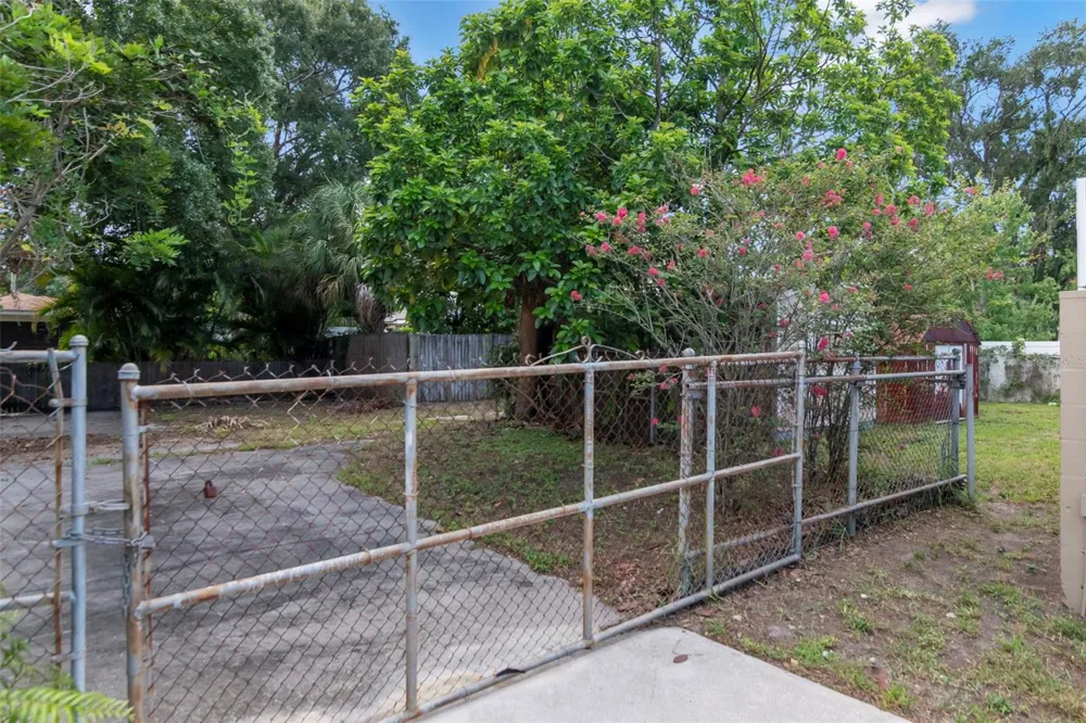 311 GOMEZ AVENUE Tampa, FL 33609