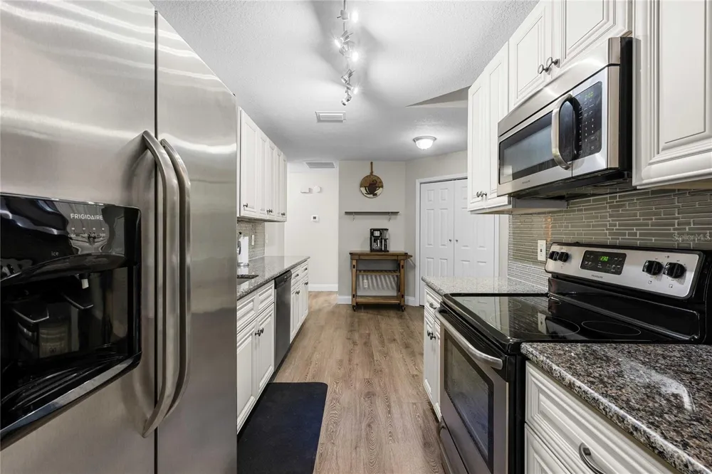 2423 FORREST CREST CIR Lutz, FL 33549