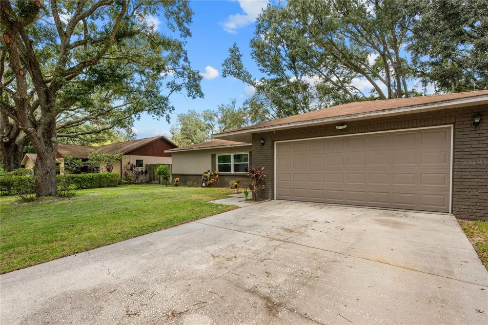 2423 FORREST CREST CIR Lutz, FL 33549
