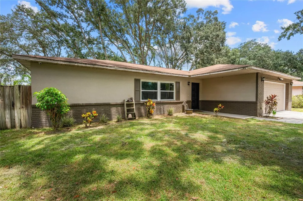 2423 FORREST CREST CIR Lutz, FL 33549