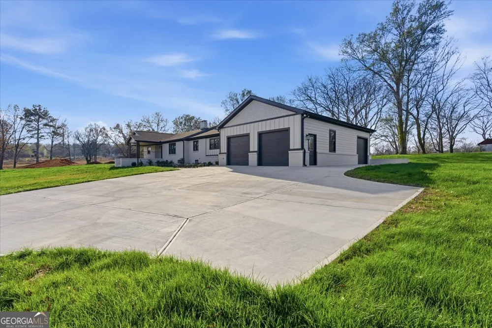 32 Church ST Taylorsville, GA 30178
