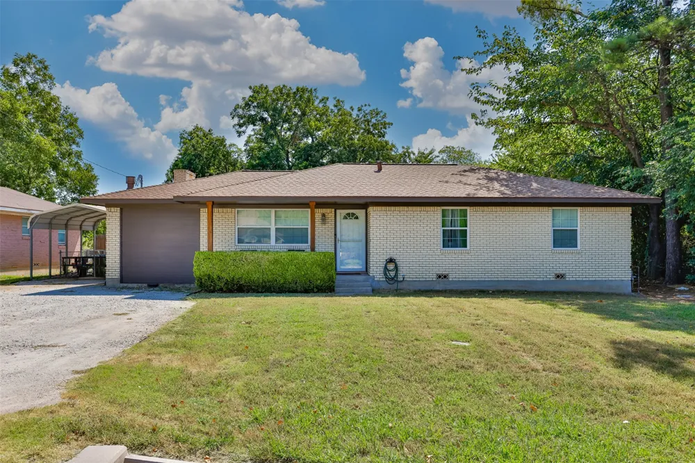 1634 Old Denton Road Gainesville, TX 76240