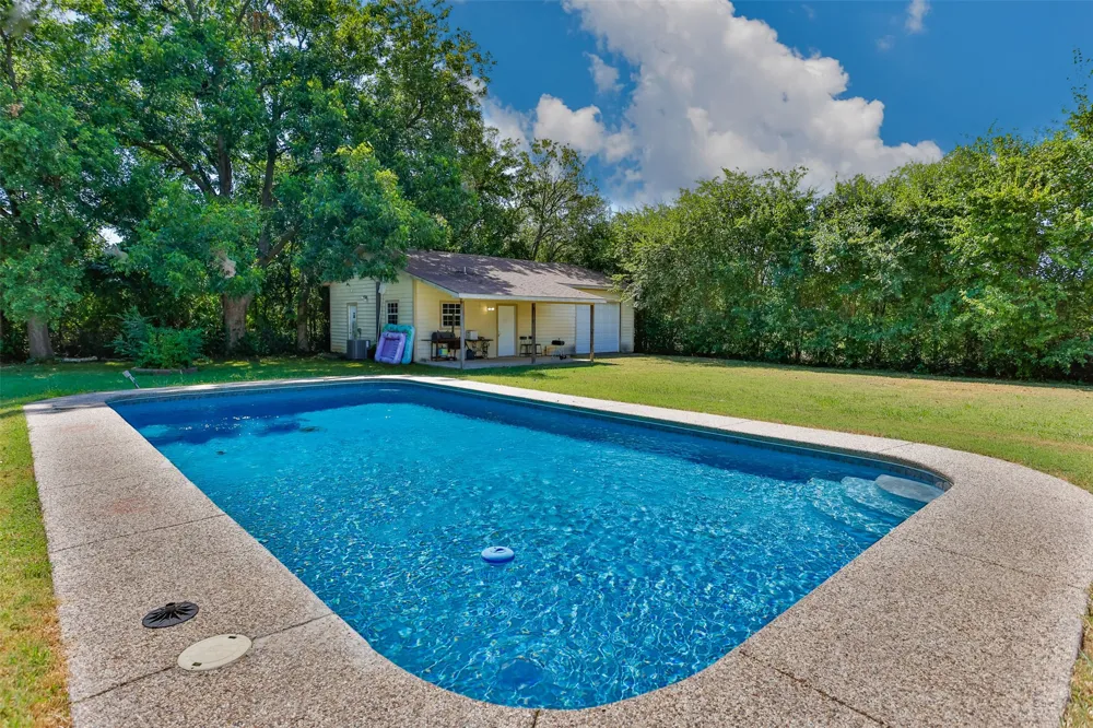 1634 Old Denton Road Gainesville, TX 76240