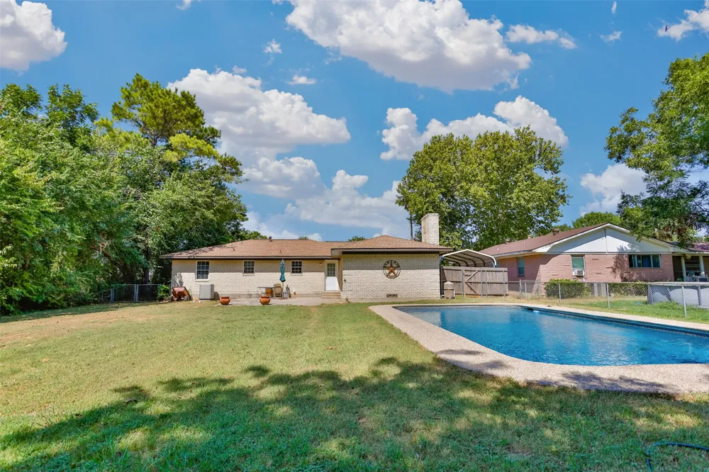 1634 Old Denton Road Gainesville, TX 76240