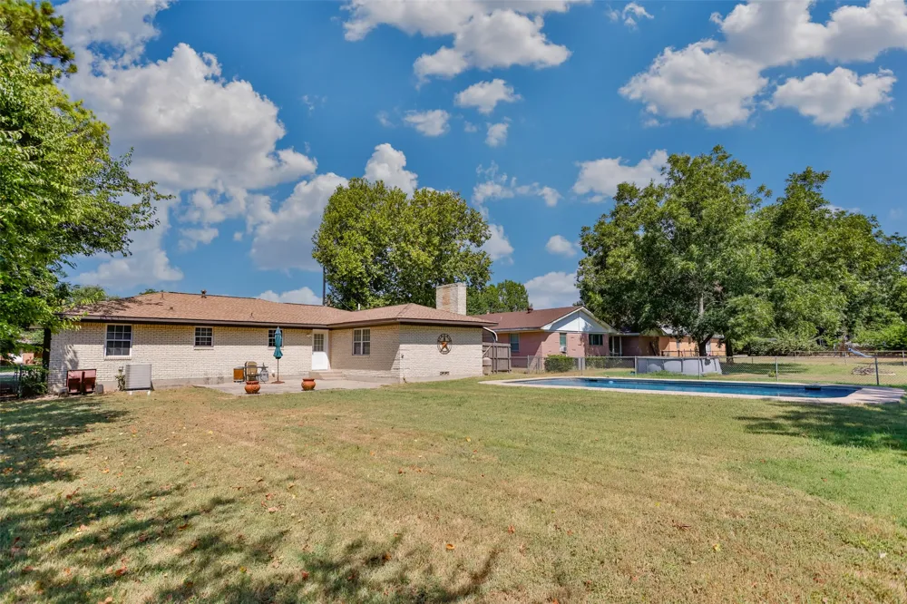 1634 Old Denton Road Gainesville, TX 76240