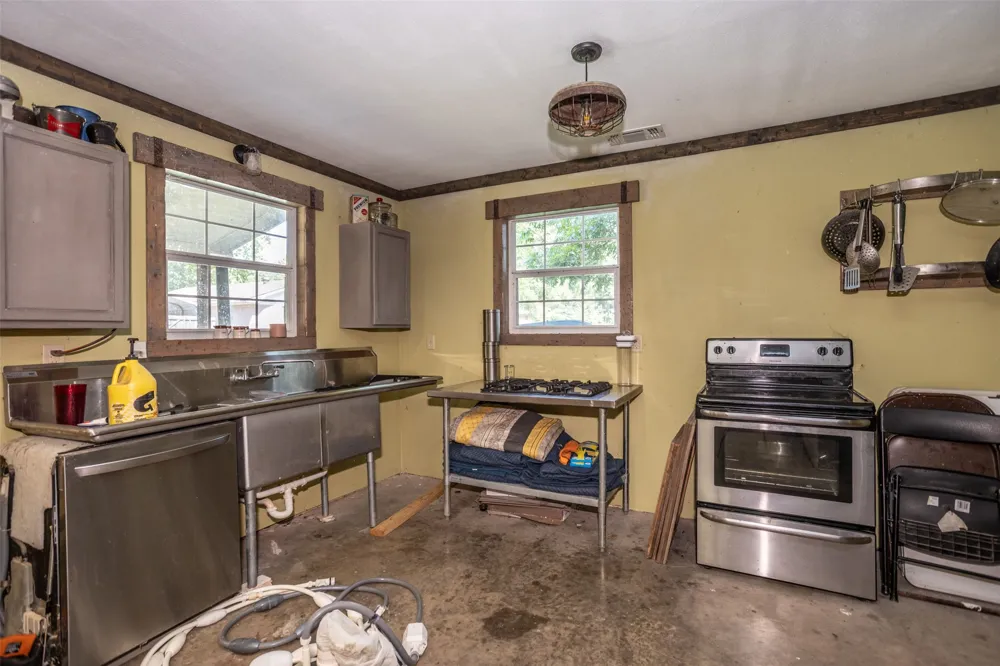 1634 Old Denton Road Gainesville, TX 76240