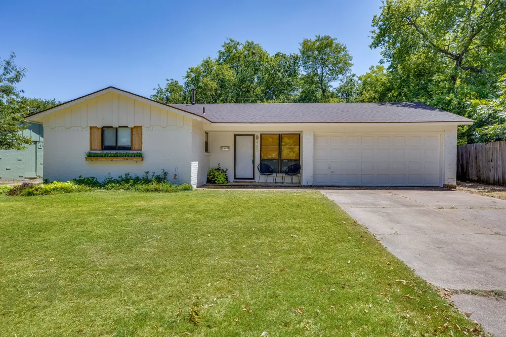 405 Lena Lane Burleson, TX 76028