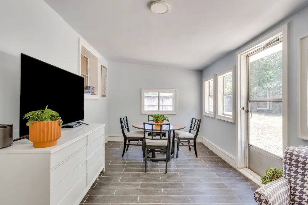 405 Lena Lane Burleson, TX 76028