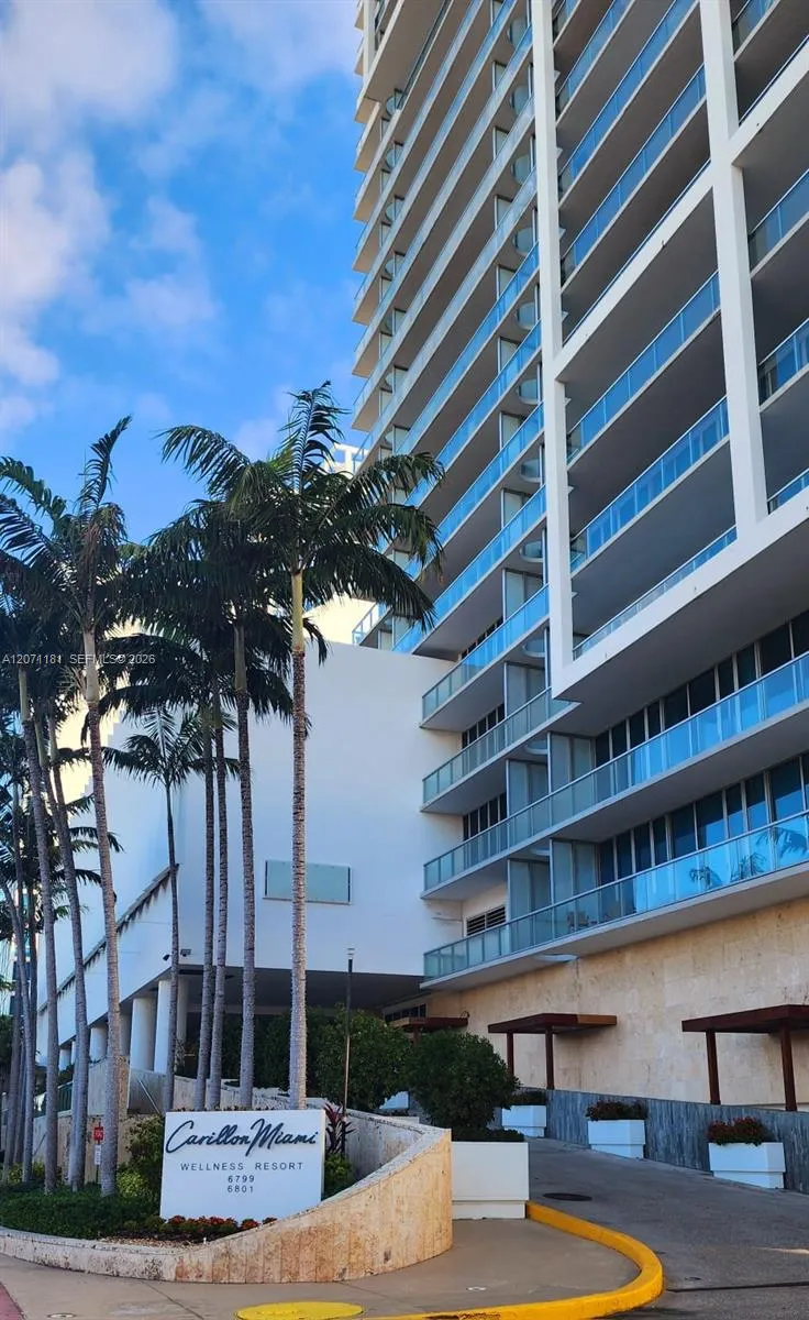 6801 Collins Ave #LPH05 Miami Beach, FL 33141