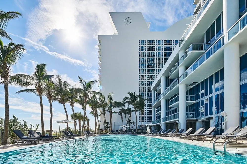 6801 Collins Ave #LPH05 Miami Beach, FL 33141