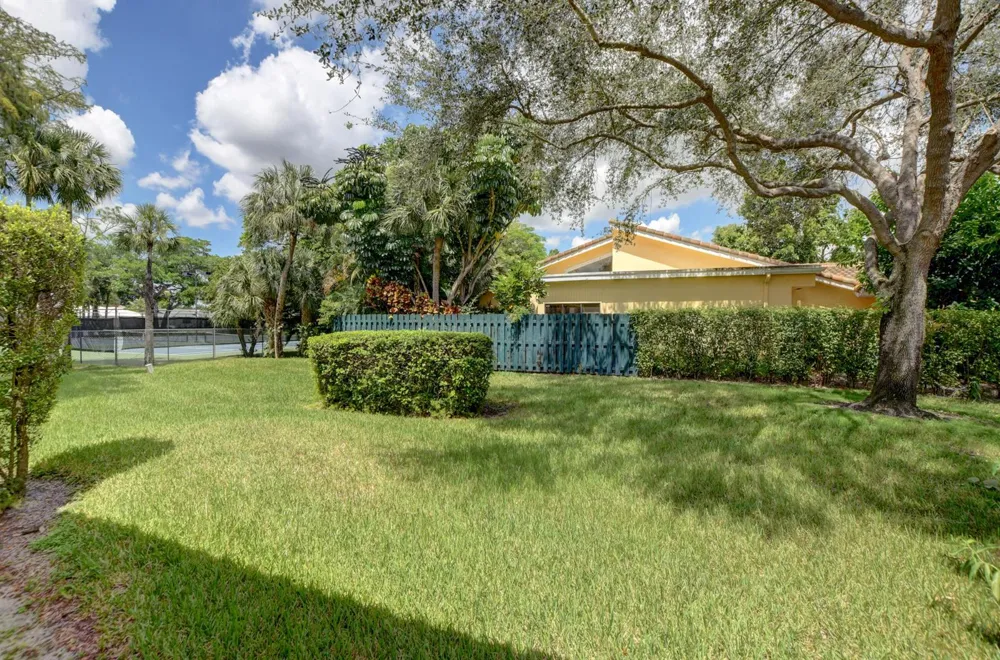 6165 BELLEZA LANE Boca Raton, FL 33433