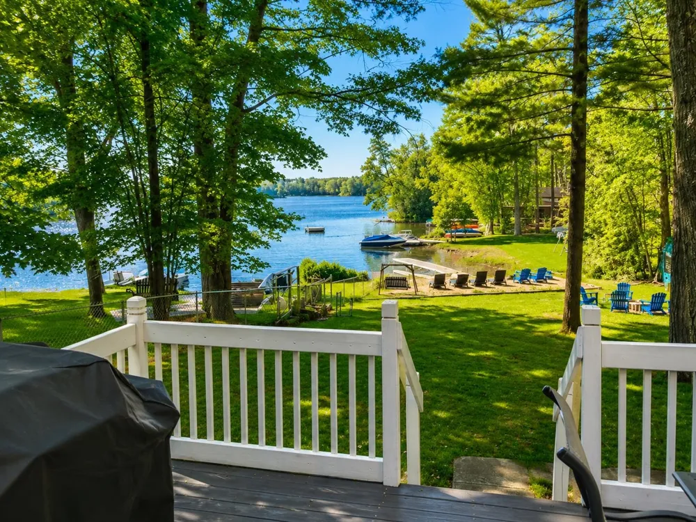 4256 North Spider Lake Road East Bay Township, MI 49696
