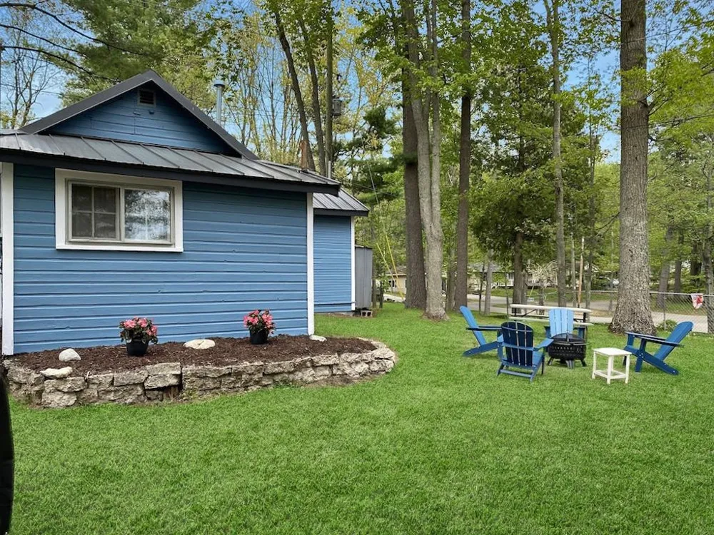 4256 North Spider Lake Road East Bay Township, MI 49696