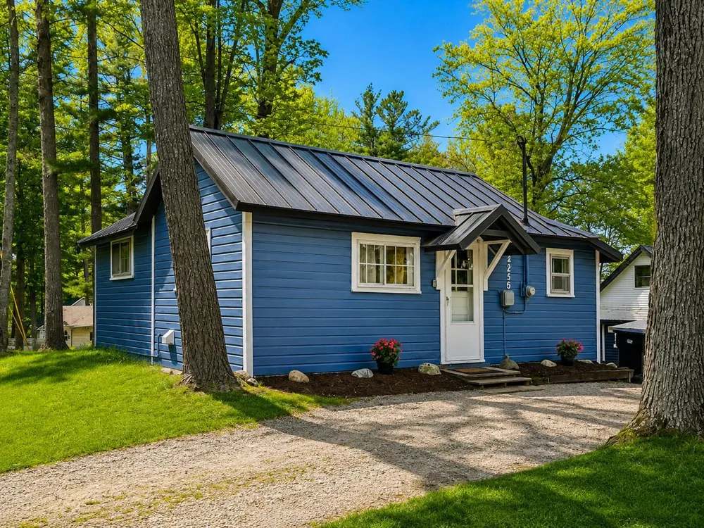 4256 North Spider Lake Road East Bay Township, MI 49696