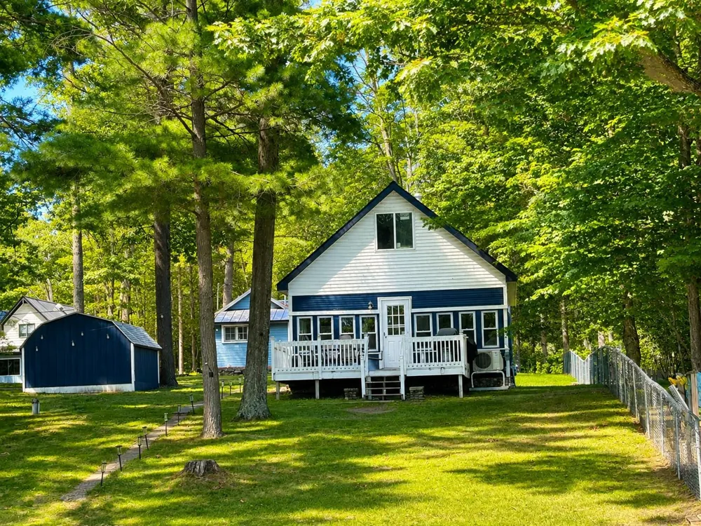 4256 North Spider Lake Road East Bay Township, MI 49696