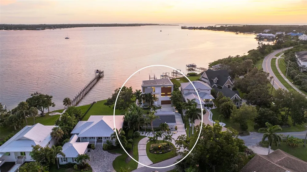 907 35TH AVENUE DRIVE W Palmetto, FL 34221