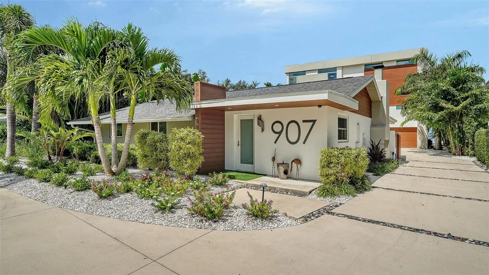 907 35TH AVENUE DRIVE W Palmetto, FL 34221