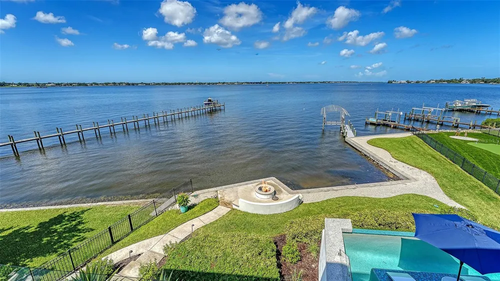 907 35TH AVENUE DRIVE W Palmetto, FL 34221