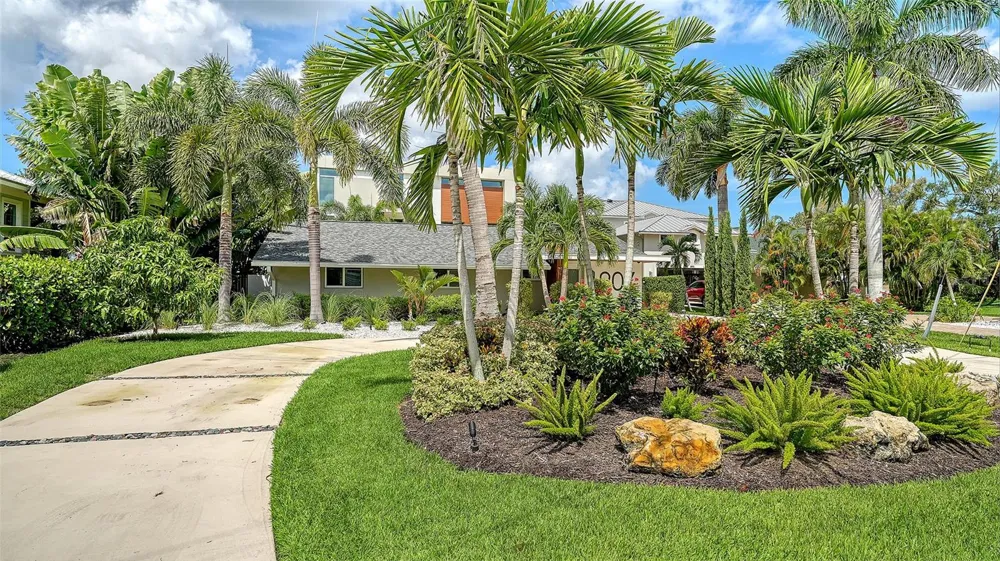 907 35TH AVENUE DRIVE W Palmetto, FL 34221