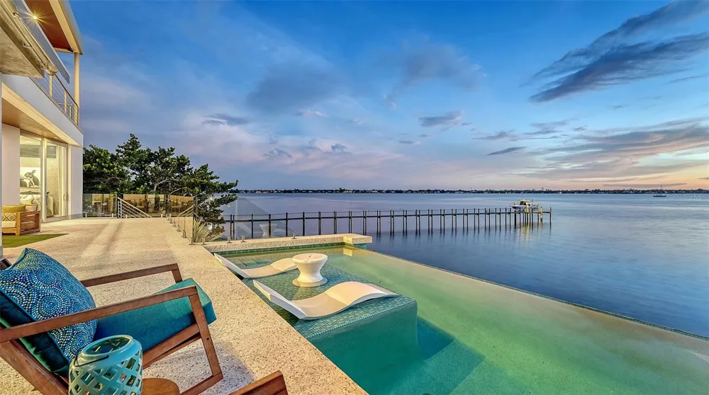 907 35TH AVENUE DRIVE W Palmetto, FL 34221