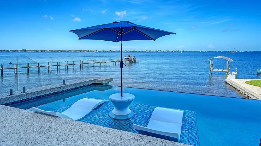 907 35TH AVENUE DRIVE W Palmetto, FL 34221