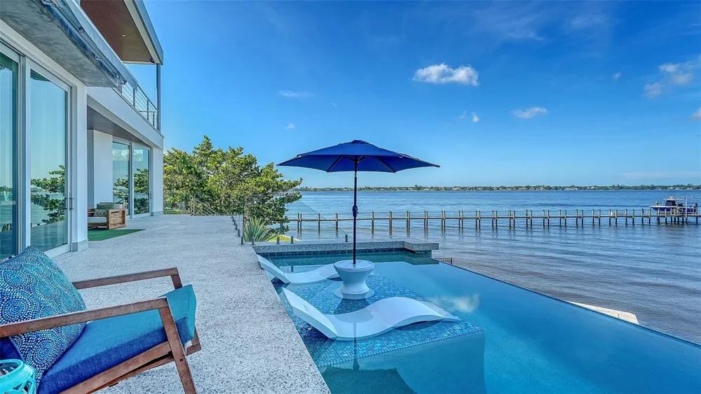 907 35TH AVENUE DRIVE W Palmetto, FL 34221
