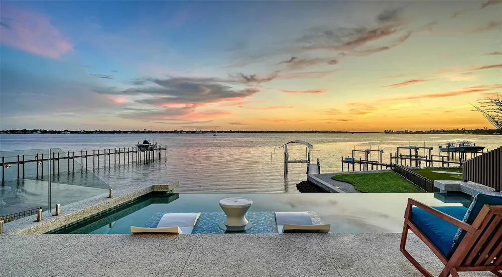 907 35TH AVENUE DRIVE W Palmetto, FL 34221