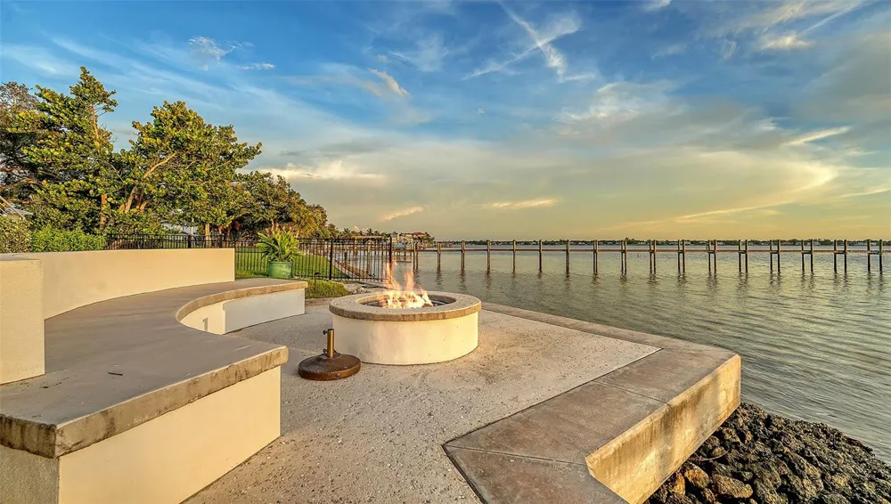 907 35TH AVENUE DRIVE W Palmetto, FL 34221