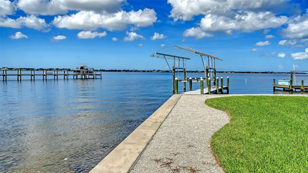 907 35TH AVENUE DRIVE W Palmetto, FL 34221