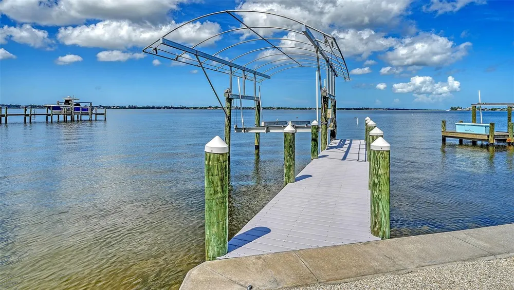 907 35TH AVENUE DRIVE W Palmetto, FL 34221