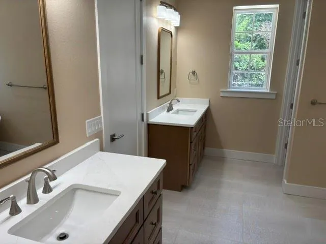 1137 DOROTHY STREET Lakeland, FL 33815