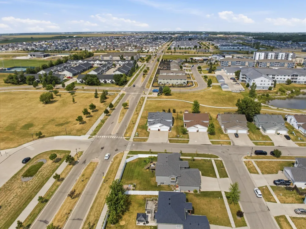 812 34th Avenue W West Fargo, ND 58078