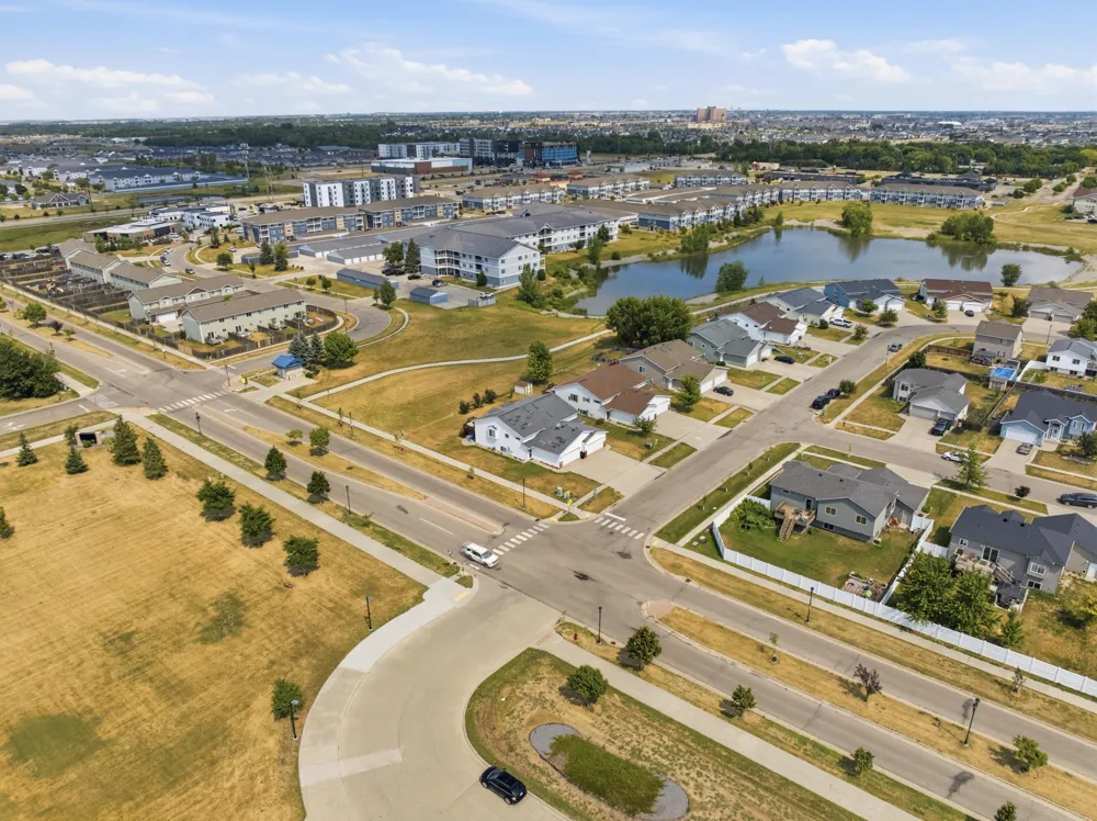 812 34th Avenue W West Fargo, ND 58078