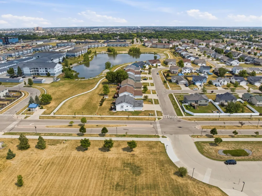 812 34th Avenue W West Fargo, ND 58078