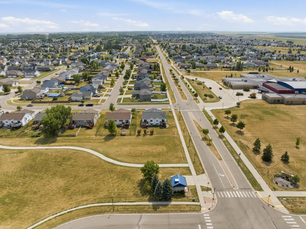 812 34th Avenue W West Fargo, ND 58078