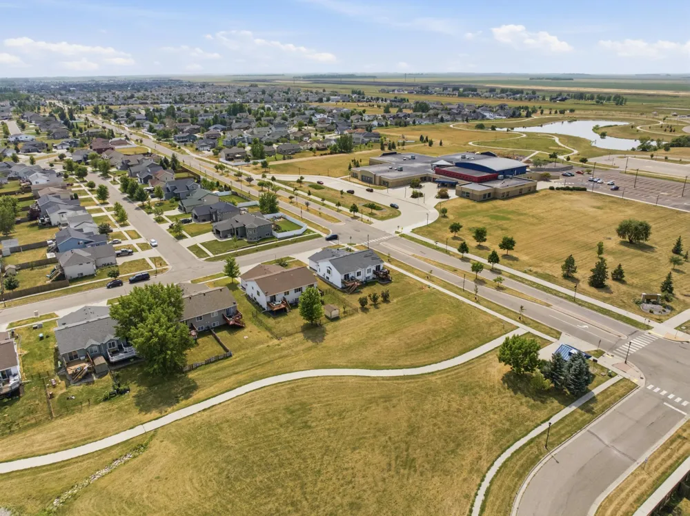 812 34th Avenue W West Fargo, ND 58078