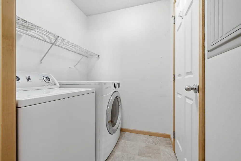 812 34th Avenue W West Fargo, ND 58078
