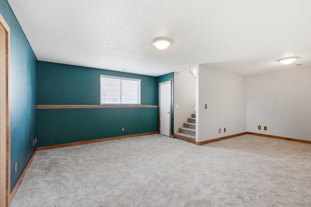 812 34th Avenue W West Fargo, ND 58078