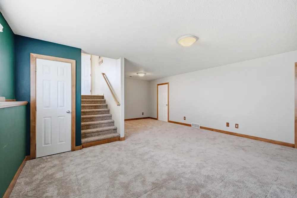 812 34th Avenue W West Fargo, ND 58078