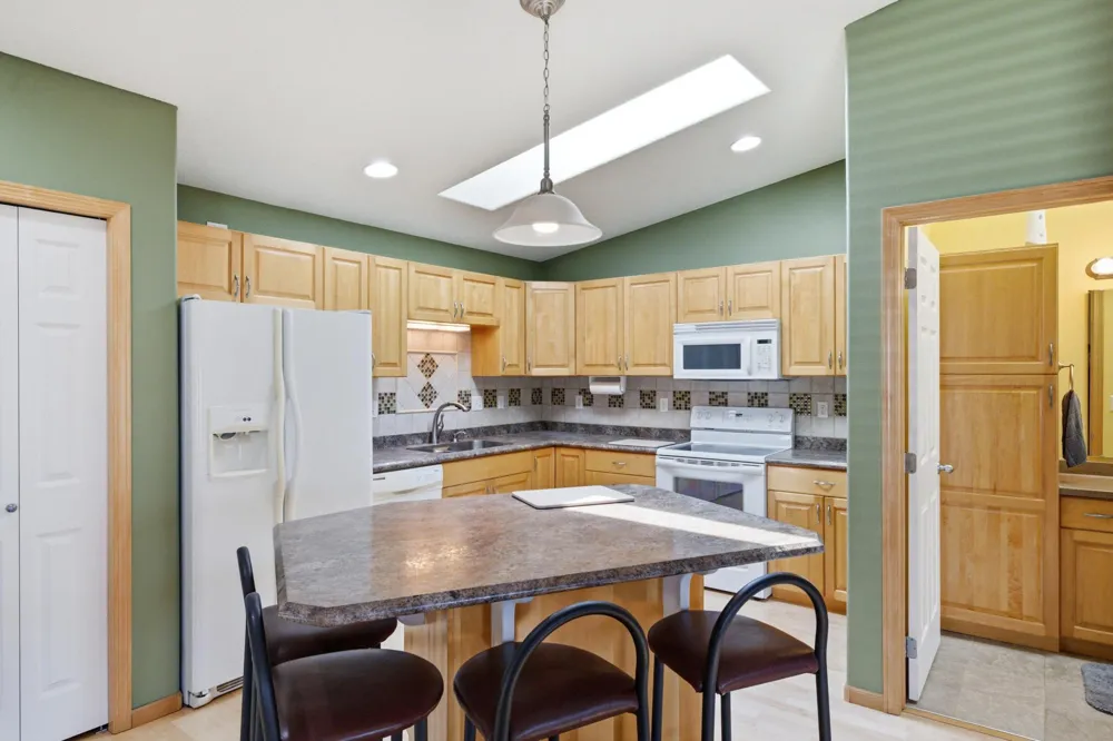 812 34th Avenue W West Fargo, ND 58078
