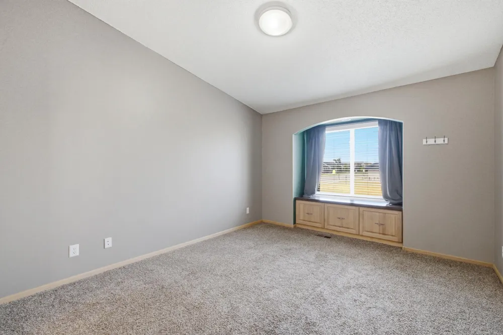 812 34th Avenue W West Fargo, ND 58078