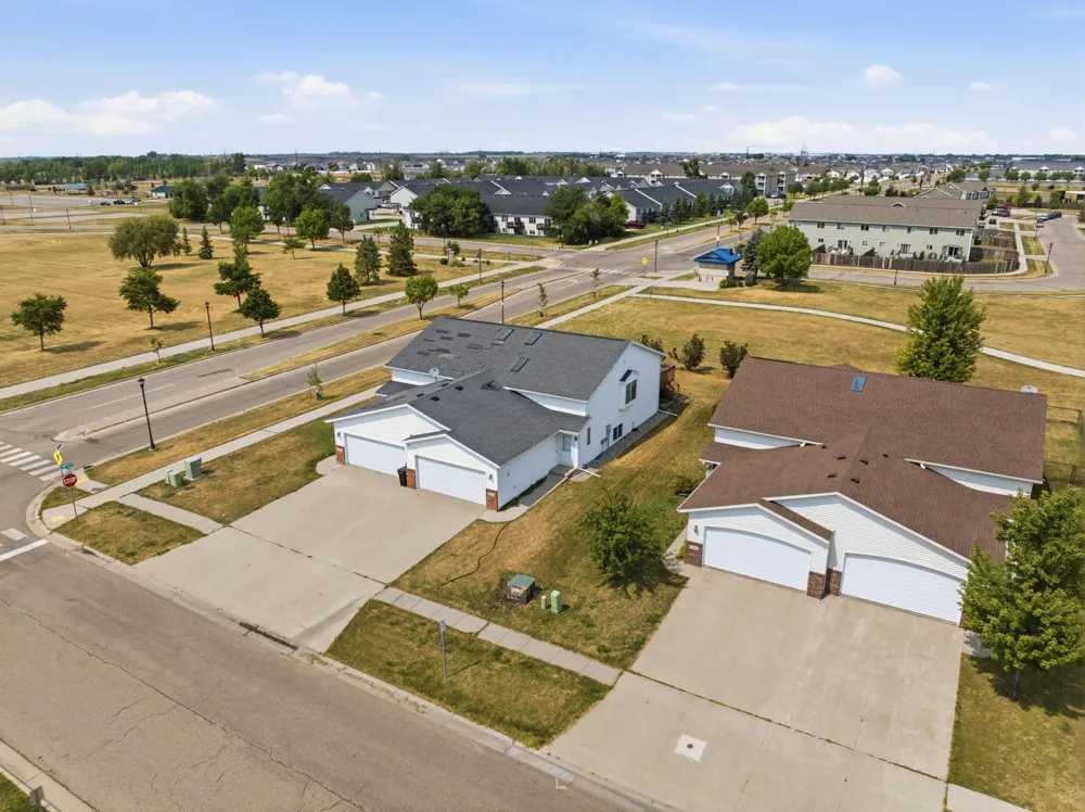 812 34th Avenue W West Fargo, ND 58078