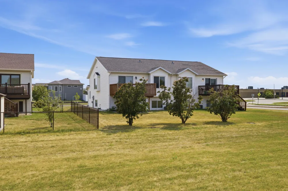 812 34th Avenue W West Fargo, ND 58078